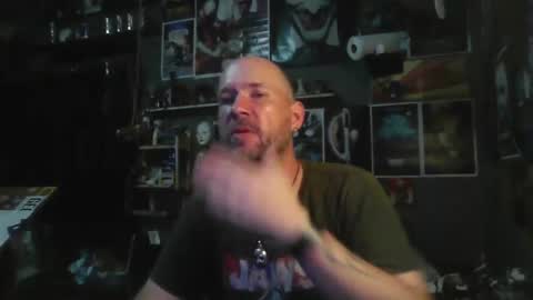 Snapshot of _longfellow chatting on September 23, 2025, 7:33 am That guy online show from September 23, 2025, 7:33 am