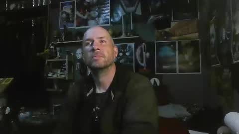 Snapshot of _longfellow chatting on October 23, 2025, 7:07 am That guy online show from October 23, 2025, 7:07 am