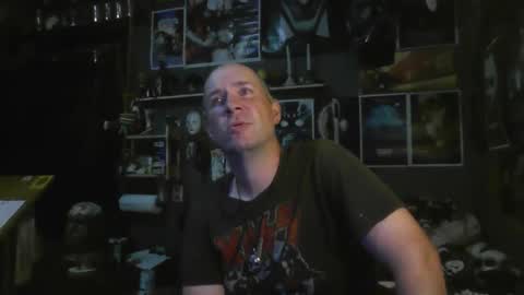 Snapshot of _longfellow chatting on November 7, 2025, 5:46 pm That guy online show from November 7, 2025, 5:46 pm