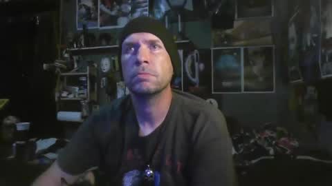 Snapshot of _longfellow chatting on November 14, 2025, 4:33 am That guy online show from November 14, 2025, 4:33 am