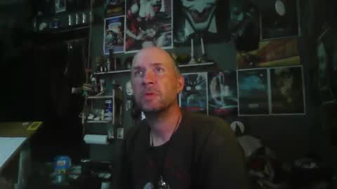 Snapshot of _longfellow chatting on November 16, 2025, 8:25 pm That guy online show from November 16, 2025, 8:25 pm