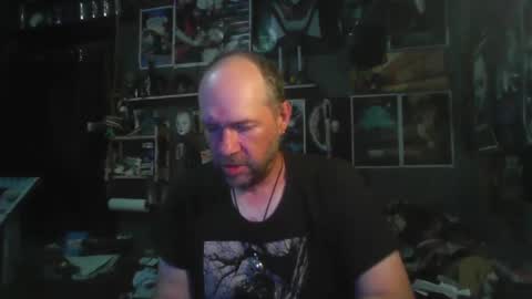 Snapshot of _longfellow chatting on November 19, 2025, 5:02 pm That guy online show from November 19, 2025, 5:02 pm