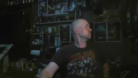 Snapshot of _longfellow chatting on November 25, 2025, 7:19 am That guy online show from November 25, 2025, 7:19 am