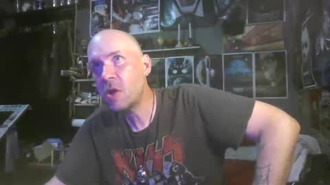 Snapshot of _longfellow chatting on November 26, 2025, 2:56 am That guy online show from November 26, 2025, 2:56 am