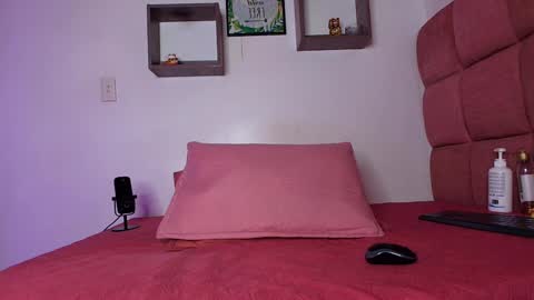 Snapshot of _lorrayne_ chatting on February 7, 2025, 12:39 pm Lorrayne online show from February 7, 2025, 12:39 pm