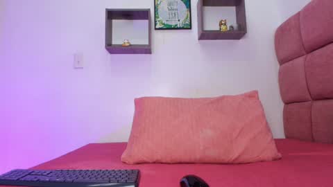 Snapshot of _lorrayne_ chatting on February 8, 2025, 11:55 am Lorrayne online show from February 8, 2025, 11:55 am