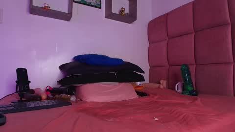 Snapshot of _lorrayne_ chatting on February 13, 2025, 2:52 pm Lorrayne online show from February 13, 2025, 2:52 pm