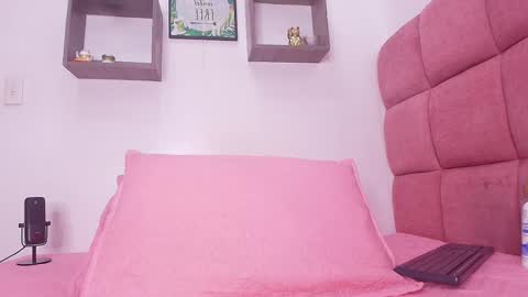 Snapshot of _lorrayne_ chatting on February 26, 2025, 11:52 am Lorrayne online show from February 26, 2025, 11:52 am