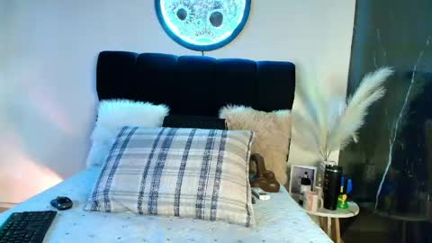 Snapshot of _lorrayne_ chatting on May 9, 2026, 12:32 pm Lorrayne online show from May 9, 2026, 12:32 pm