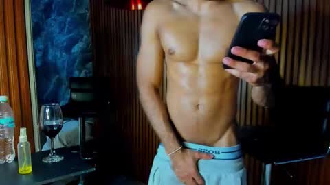 _luca_flame online show from September 15, 2025, 3:06 am