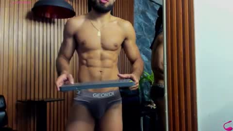 _luca_flame online show from October 22, 2025, 4:40 pm