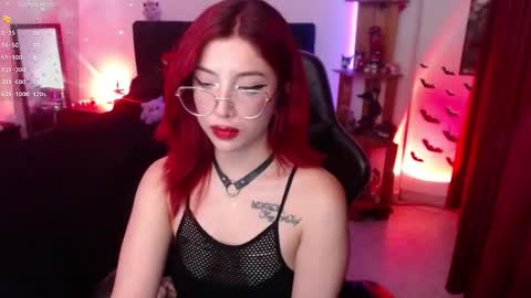 Queen.  Help me reach 100 thumbs up  online show from September 13, 2025, 12:54 am