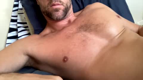 _lululeo_ online show from September 13, 2025, 8:52 pm