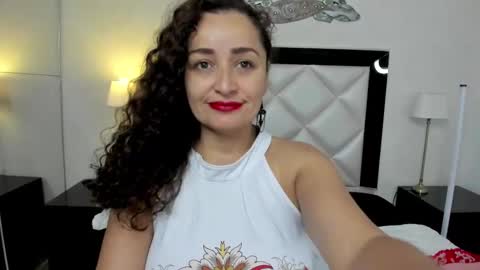  luna  sweet  online show from February 28, 2025, 3:59 am