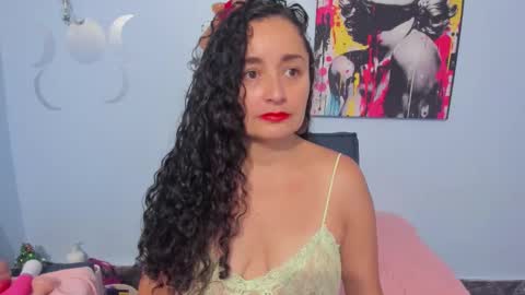  luna  sweet  online show from September 27, 2025, 2:38 am