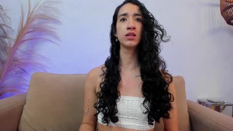  Luna  online show from January 4, 2025, 12:38 pm