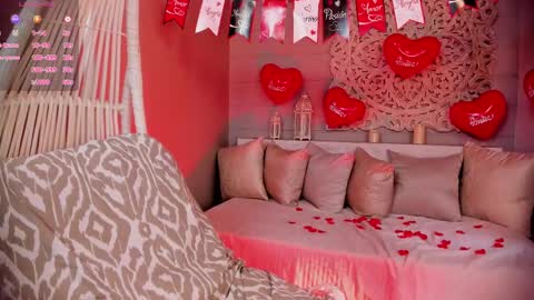  Luna  online show from February 14, 2025, 2:02 pm