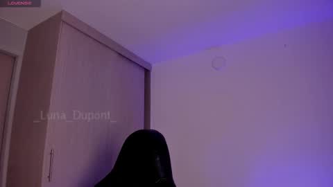  Luna  online show from December 19, 2025, 1:01 am