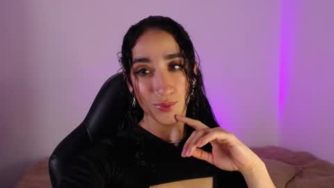  Luna  online show from April 14, 2026, 1:00 am