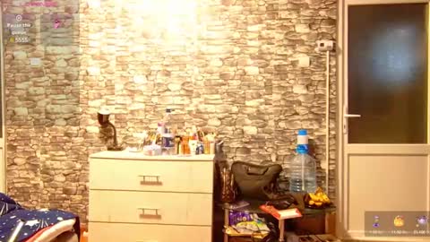 Snapshot of _mari___ chatting on December 24, 2024, 7:39 am Mari online show from December 24, 2024, 7:39 am