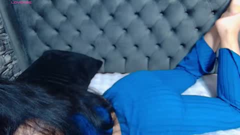 Snapshot of _mari___ chatting on November 25, 2025, 8:14 am Mari online show from November 25, 2025, 8:14 am