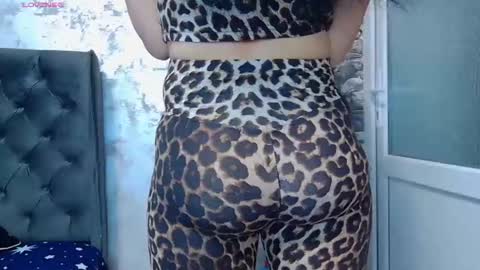 Snapshot of _mari___ chatting on January 9, 2026, 7:44 am Mari online show from January 9, 2026, 7:44 am