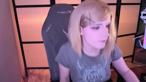 Mariko online show from April 20, 2026, 3:04 pm