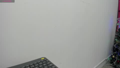 Mikoto  Alexia online show from December 31, 2024, 12:25 pm