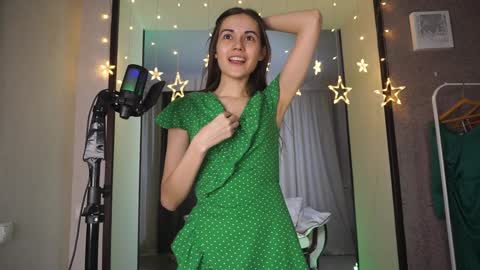  Gwen  online show from December 7, 2024, 10:06 pm