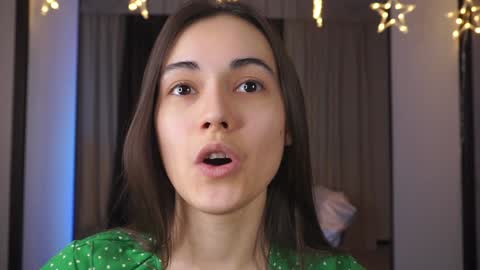  Gwen  online show from December 28, 2024, 11:26 pm