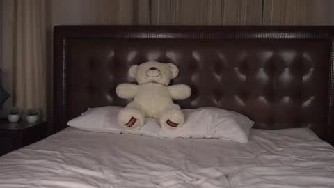  Gwen  online show from February 2, 2025, 10:17 pm