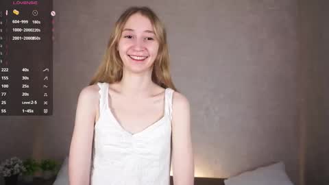  Gwen  online show from September 23, 2025, 2:58 am