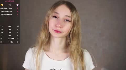  Gwen  online show from September 29, 2025, 3:55 am