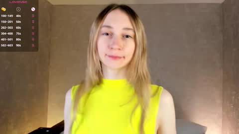  Gwen  online show from October 11, 2025, 3:28 am