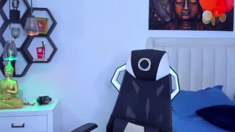 _matthew_santos_ online show from November 6, 2025, 10:43 pm