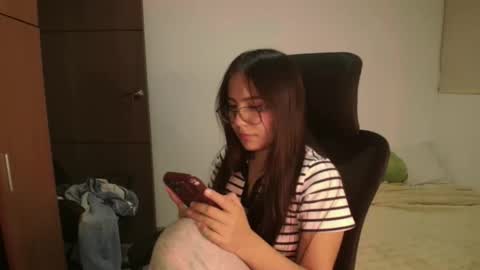 max and abby online show from May 18, 2026, 4:07 am