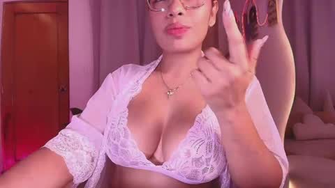 Snapshot of _megan_akbar chatting on May 7, 2026, 2:33 pm Marce online show from May 7, 2026, 2:33 pm