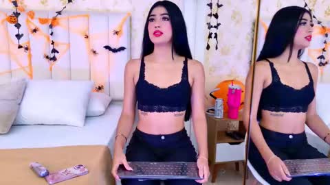 Snapshot of _miaa_monroe chatting on October 19, 2025, 7:47 pm Mia Monroe online show from October 19, 2025, 7:47 pm