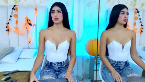 Snapshot of _miaa_monroe chatting on October 28, 2025, 7:49 pm Mia Monroe online show from October 28, 2025, 7:49 pm