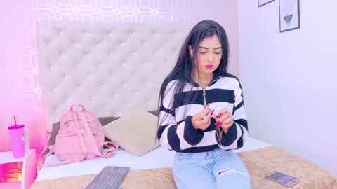 Mia Monroe online show from February 1, 2026, 7:45 pm