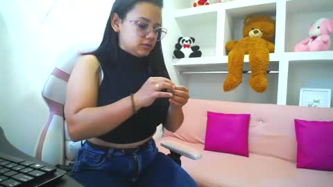  Mia  online show from January 11, 2025, 12:50 pm