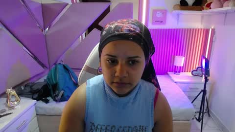  Mia  online show from April 4, 2026, 12:46 pm