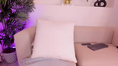 Snapshot of _miamonroee_ chatting on May 28, 2026, 9:12 pm Mia online show from May 28, 2026, 9:12 pm