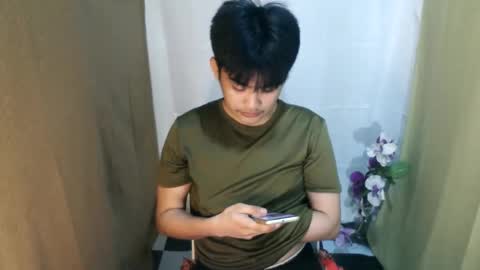 Snapshot of _mikko_moto_ chatting on April 20, 2026, 12:41 pm _mikko_moto_ online show from April 20, 2026, 12:41 pm