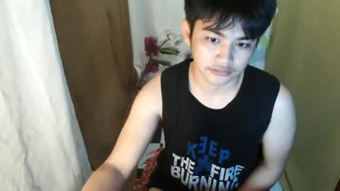 Snapshot of _mikko_moto_ chatting on April 28, 2026, 5:12 am _mikko_moto_ online show from April 28, 2026, 5:12 am