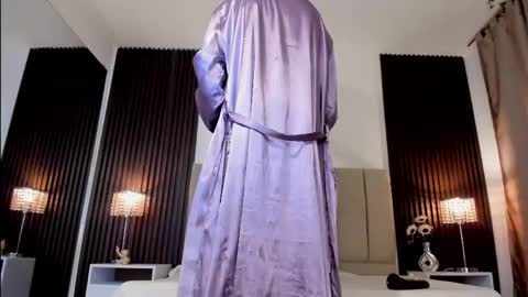 _mila_dyva online show from May 20, 2026, 5:52 pm