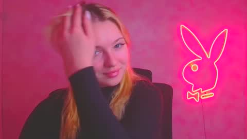 Melanie online show from November 18, 2025, 6:40 am