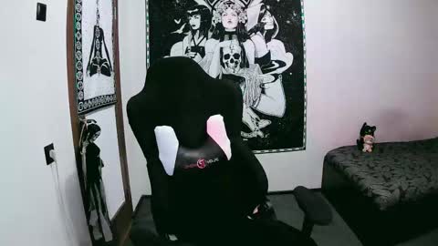 Snapshot of _millisi_ chatting on March 6, 2025, 11:09 pm Millisi online show from March 6, 2025, 11:09 pm