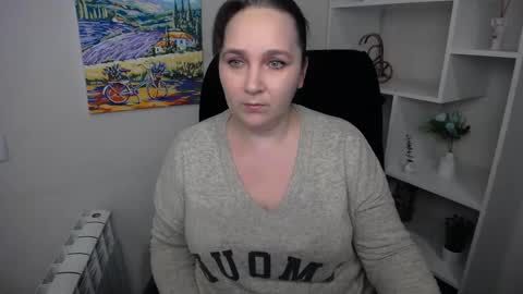 Snapshot of _miranda_sun chatting on May 5, 2026, 6:43 am Miranda online show from May 5, 2026, 6:43 am