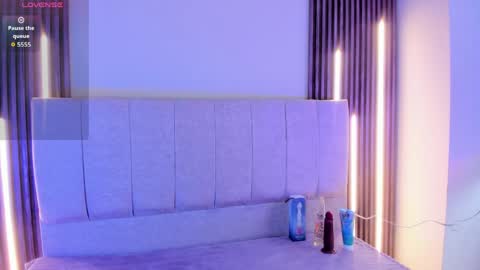 _mishell22 online show from April 19, 2026, 7:27 pm